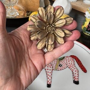 Vintage Goldtone Large Floral Brooch